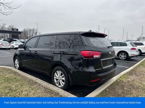 Used 2017 Kia Sedona L image 6