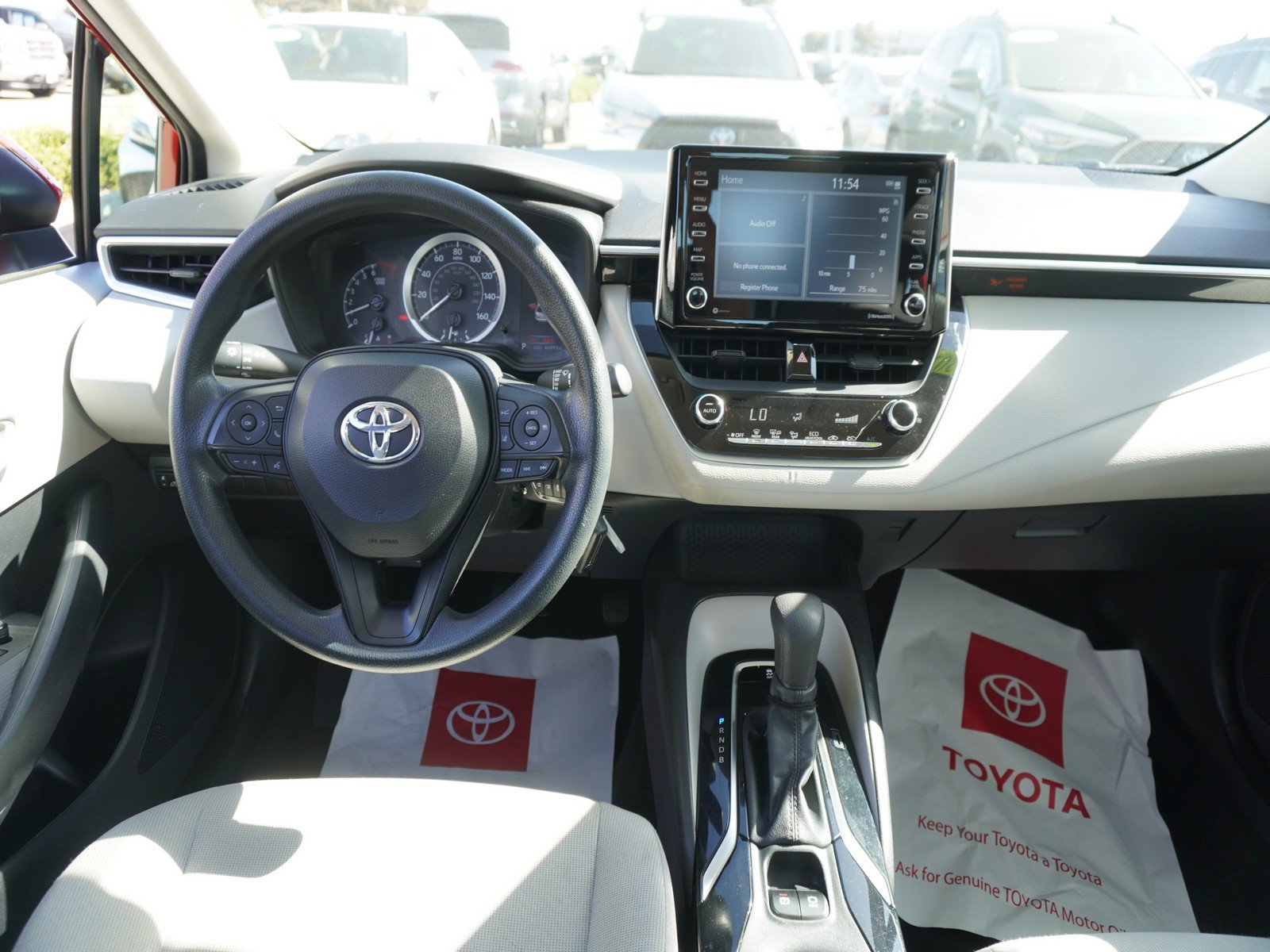 Used 2021 Toyota Corolla LE FWD image 2