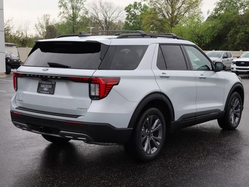 New 2026 Ford Explorer Active AWD/4WD image 3