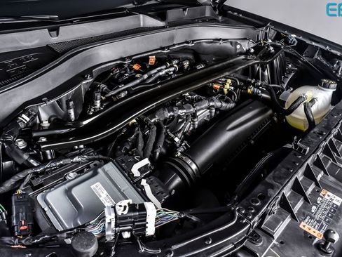 Used 2025 Ford Explorer ST-Line w/ ST-Line Street Pack image 12