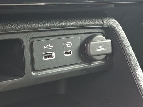 Used 2023 Honda Pilot Sport image 25