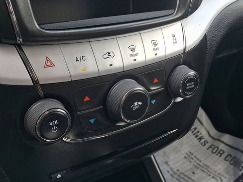 Used 2019 Dodge Journey SE w/ Premium Group FWD image 29