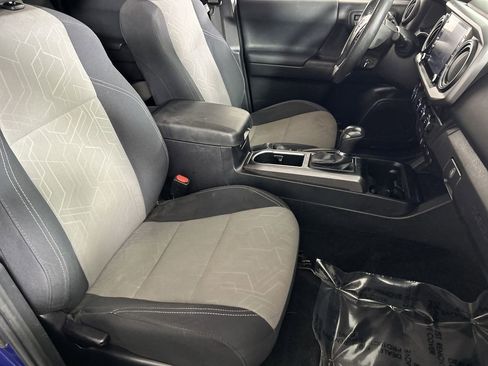 Used 2023 Toyota Tacoma TRD Off-Road image 25