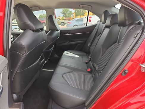 Used 2024 Toyota Camry SE FWD image 11