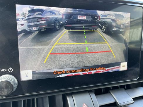 Used 2023 Toyota RAV4 AWD Hybrid image 20