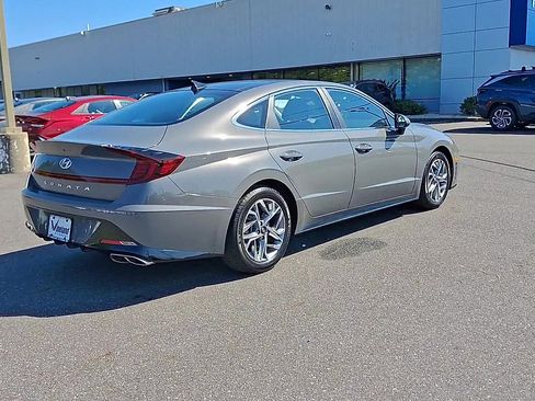Certified 2022 Hyundai Sonata SEL w/ Convenience Package image 8