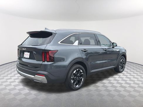Used 2024 Kia Sorento S w/ Panoramic Sunroof Package FWD image 6