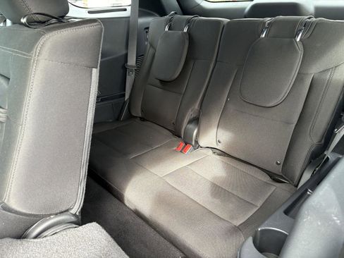 Used 2023 Ford Explorer XLT image 16