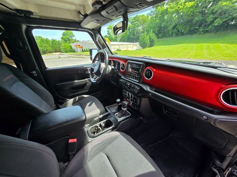 Used 2020 Jeep Gladiator Rubicon AWD/4WD image 23
