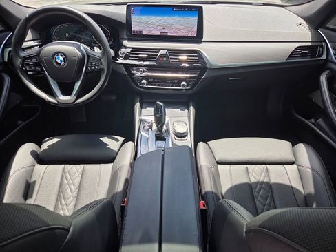 Used 2022 BMW 530i w/ Premium Package RWD image 15