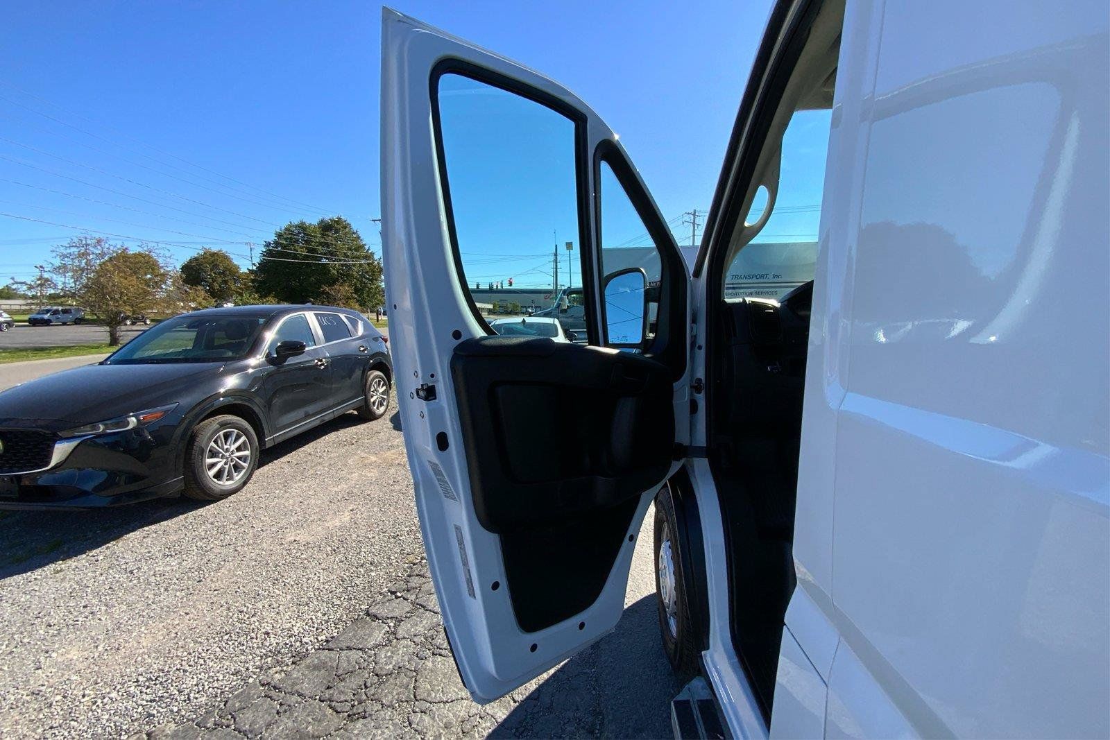 Used 2025 RAM ProMaster 2500 w/ U-Haul Equipment Group FWD image 17