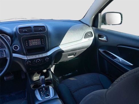 Used 2013 Dodge Journey SXT w/ Flexible Seating Group image 14