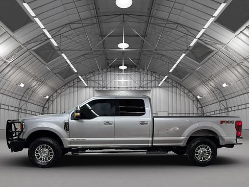 Used 2022 Ford F350 XLT w/ XLT Premium Package AWD/4WD image 2