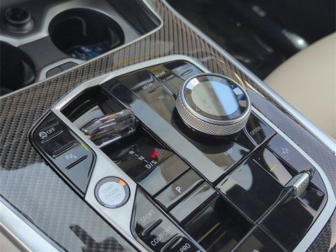 New 2026 BMW X7 M60i image 21