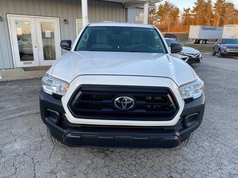 Used 2020 Toyota Tacoma SR image 10