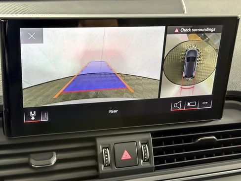 Used 2025 Audi Q5 e Premium Plus w/ Premium Plus Package image 19