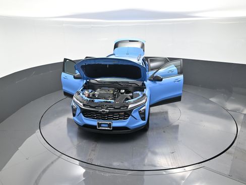 Used 2024 Chevrolet Trax RS w/ Driver Confidence Package image 12