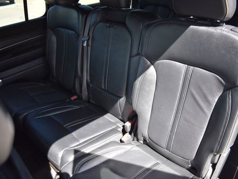 Used 2023 Jeep Wagoneer L Series II AWD/4WD image 19