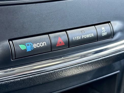 Used 2019 Dodge Grand Caravan GT FWD image 19