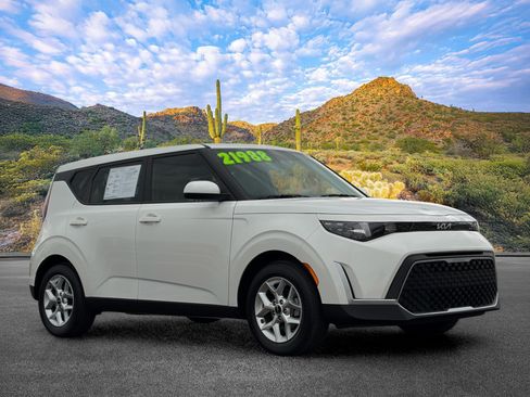 Certified 2024 Kia Soul LX w/ Option Group 015 FWD image 2