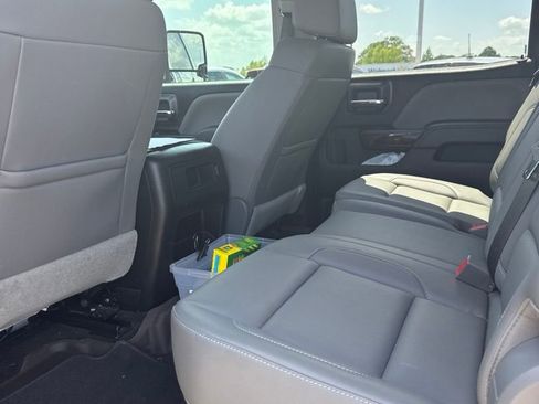 Used 2018 GMC Sierra 2500 SLT w/ Duramax Plus Package AWD/4WD image 7