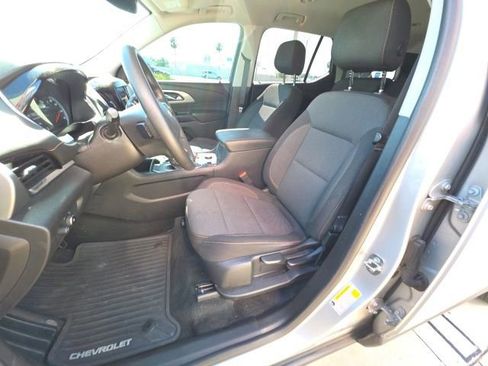 Used 2021 Chevrolet Traverse LS FWD image 14