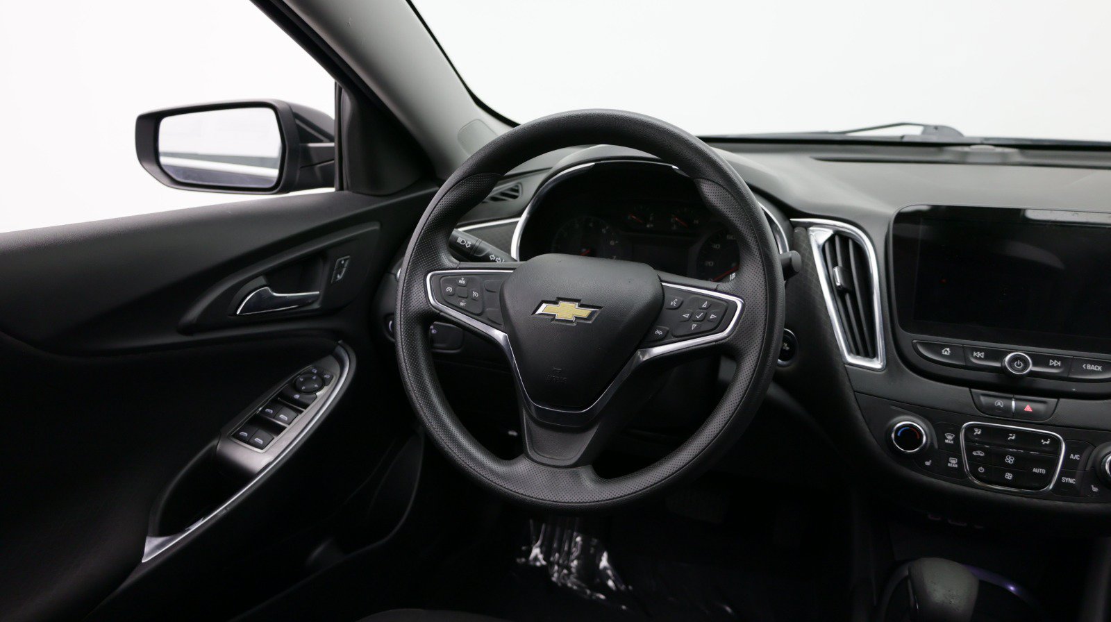 Used 2021 Chevrolet Malibu LT FWD image 27