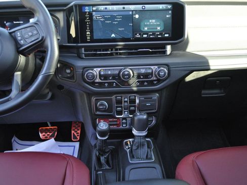 Used 2024 Jeep Wrangler Unlimited Rubicon 392 image 19