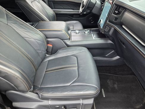 Used 2022 Ford Expedition Max Platinum AWD/4WD image 12