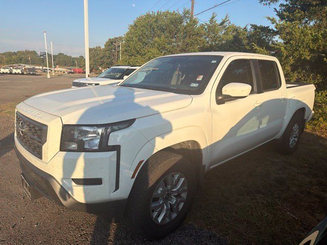 Used 2022 Nissan Frontier SV AWD/4WD image 1