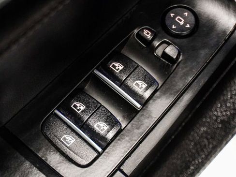 Used 2021 BMW X6 M50i w/ Executive Package image 27