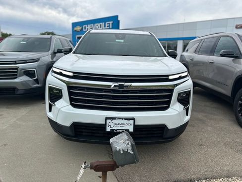 New 2026 Chevrolet Traverse LT w/ Driver Confidence Package FWD image 2