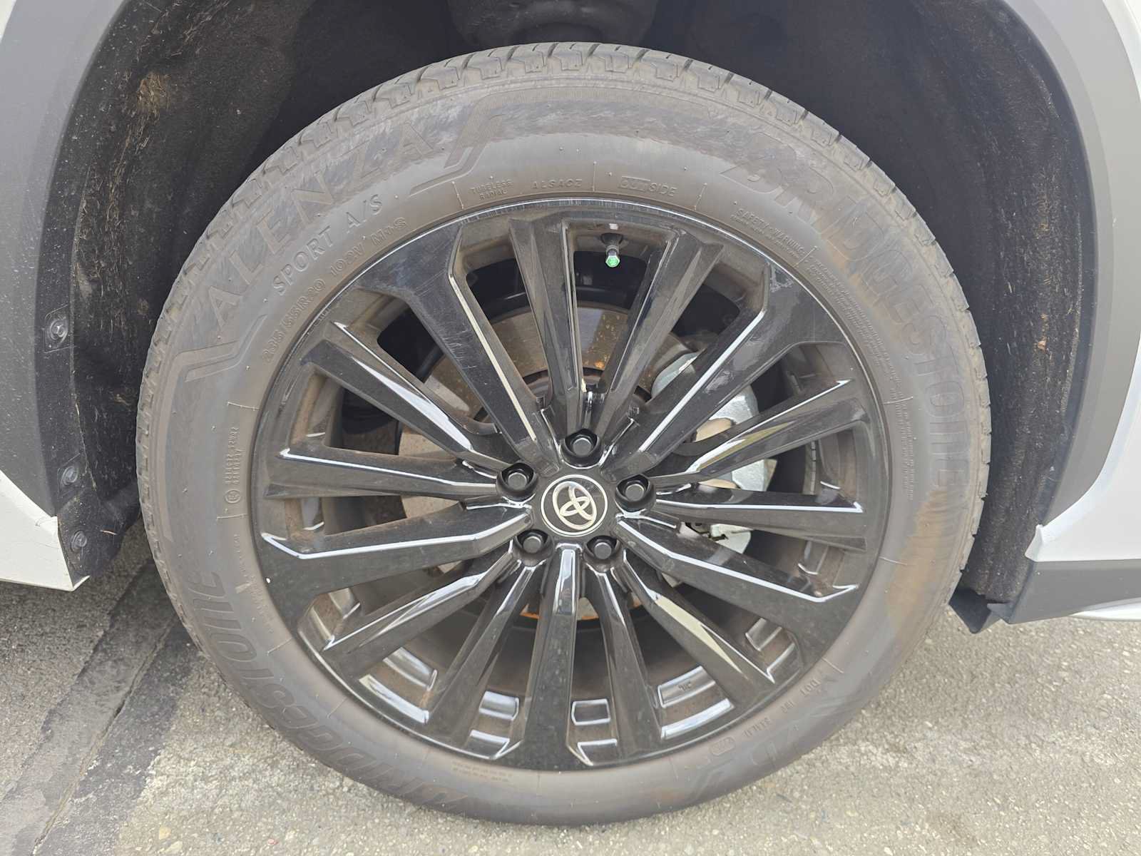 Certified 2025 Toyota Highlander XSE AWD/4WD image 4