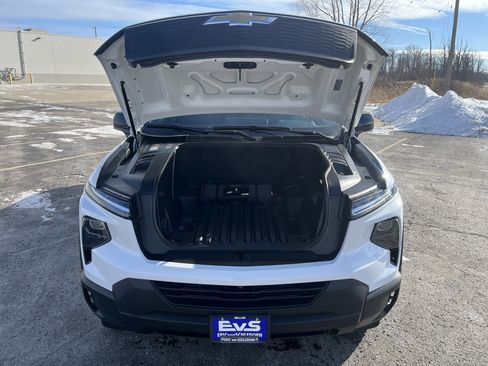 Used 2024 Chevrolet Silverado EV W/T image 10