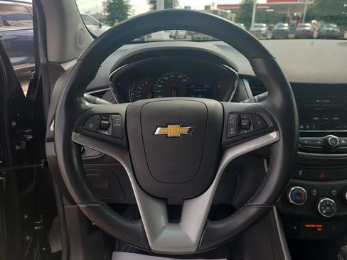Used 2019 Chevrolet Trax LT w/ LT Convenience Package FWD image 25