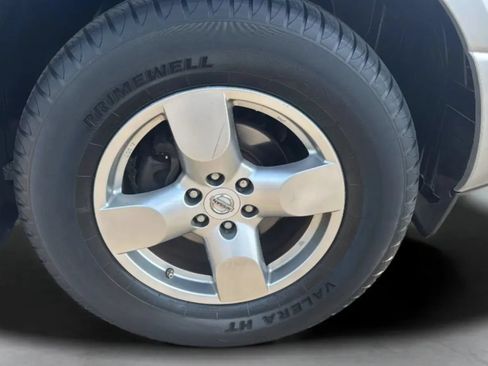 Used 2006 Nissan Frontier LE w/ (X01) Leather Pkg AWD/4WD image 28