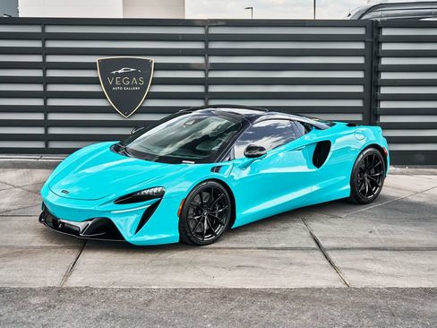 Used 2025 McLaren Artura Spider RWD image 6