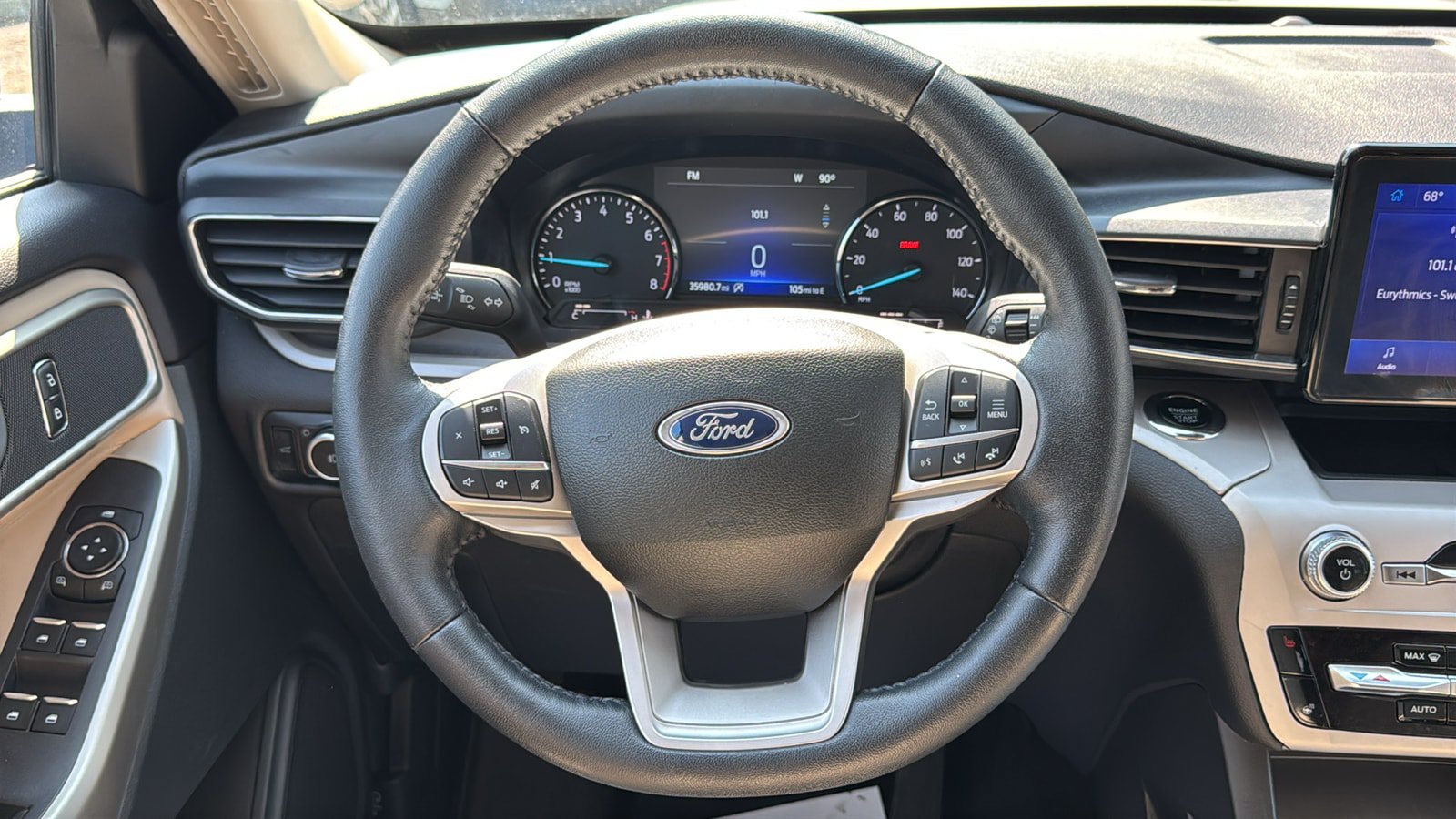 Used 2023 Ford Explorer XLT w/ Equipment Group 202A AWD/4WD image 22
