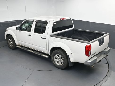 Used 2012 Nissan Frontier SV image 32
