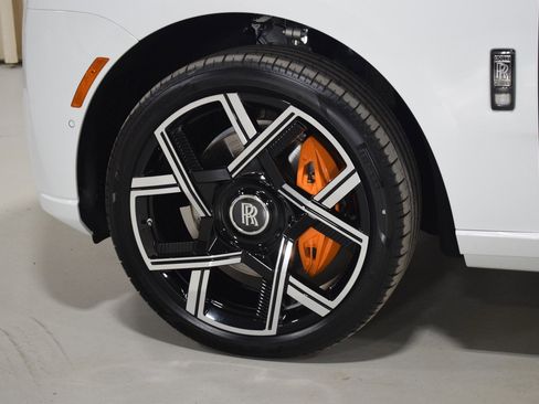 New 2026 Rolls-Royce Cullinan Black Badge image 16