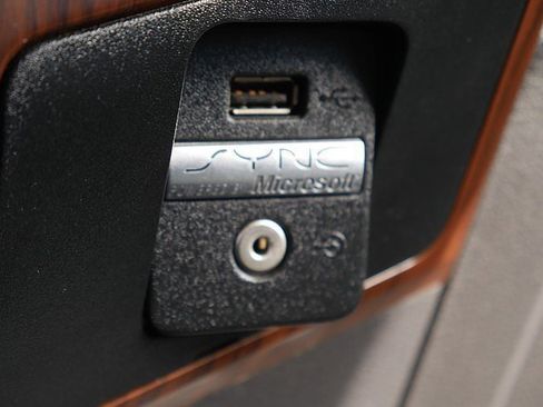 Used 2011 Ford F250 Lariat w/ Chrome Pkg image 41