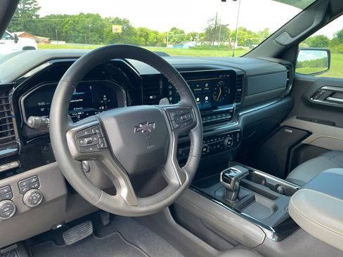 Used 2025 Chevrolet Silverado 1500 ZR2 w/ Technology Package AWD/4WD image 30