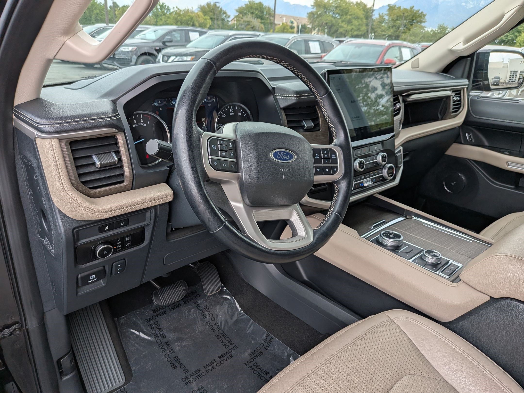 Used 2024 Ford Expedition Limited AWD/4WD image 17