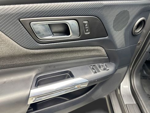 Used 2025 Ford Mustang Coupe RWD image 31