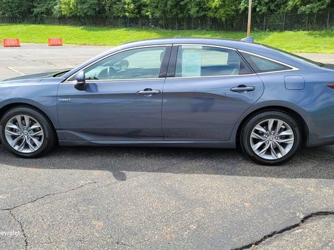 Used 2020 Toyota Avalon XLE w/ Moonroof Package FWD image 7