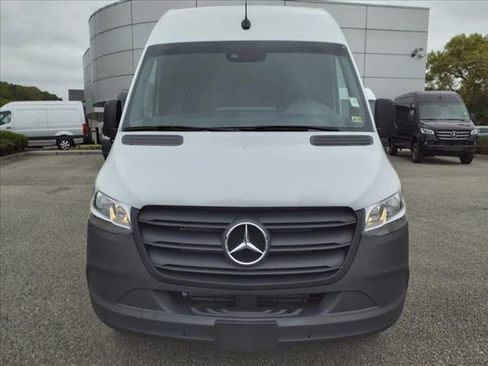 Used 2024 Mercedes-Benz Sprinter 2500 image 6