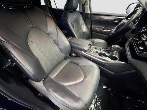Used 2022 Toyota Highlander Platinum FWD image 15