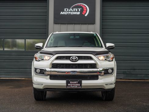 Used 2017 Toyota 4Runner Limited AWD/4WD image 2