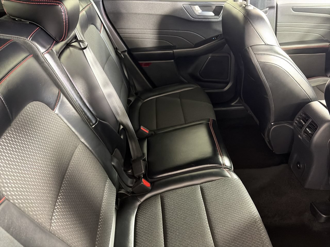 Used 2025 Ford Escape ST-Line AWD/4WD image 23