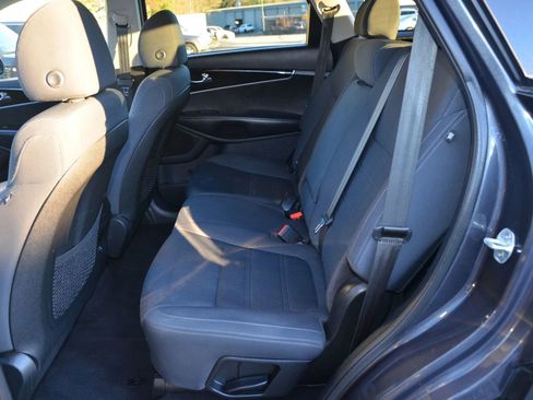 Used 2019 Kia Sorento LX w/ LX V6 Convenience Package image 8